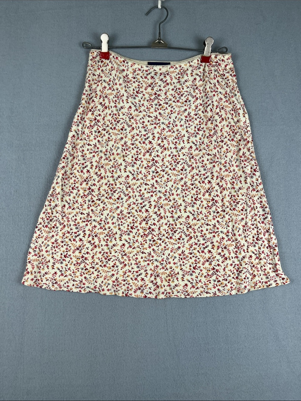 Vintage 90’s The Limited Cream A-Line Skirt with Red Floral Print 
Size: Small